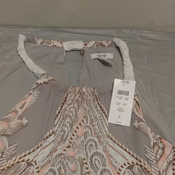 Blouse - Picture 2 of 6